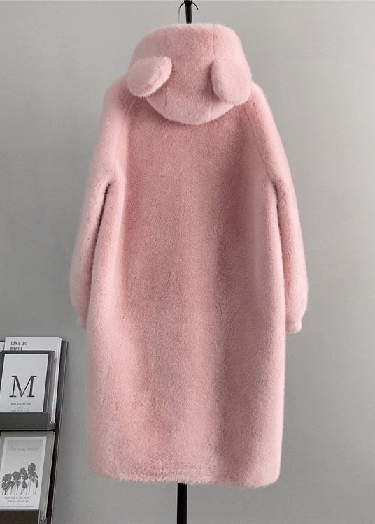Beautifully Finished Coat in a Timeless Design