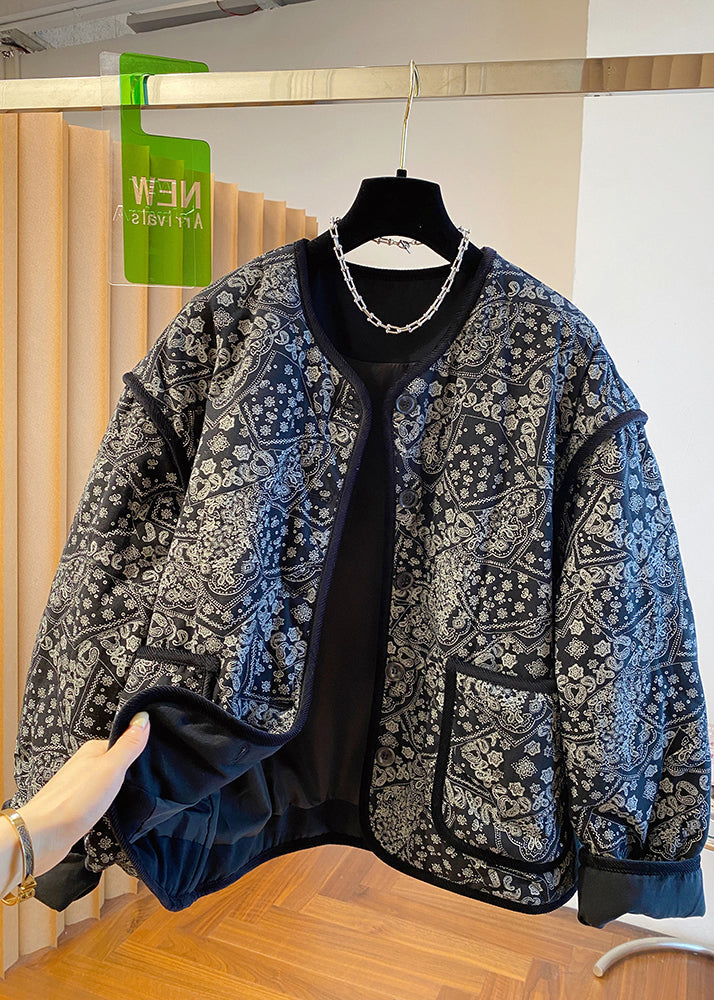 Effortlessly Elegant Jacket with a Timeless Design