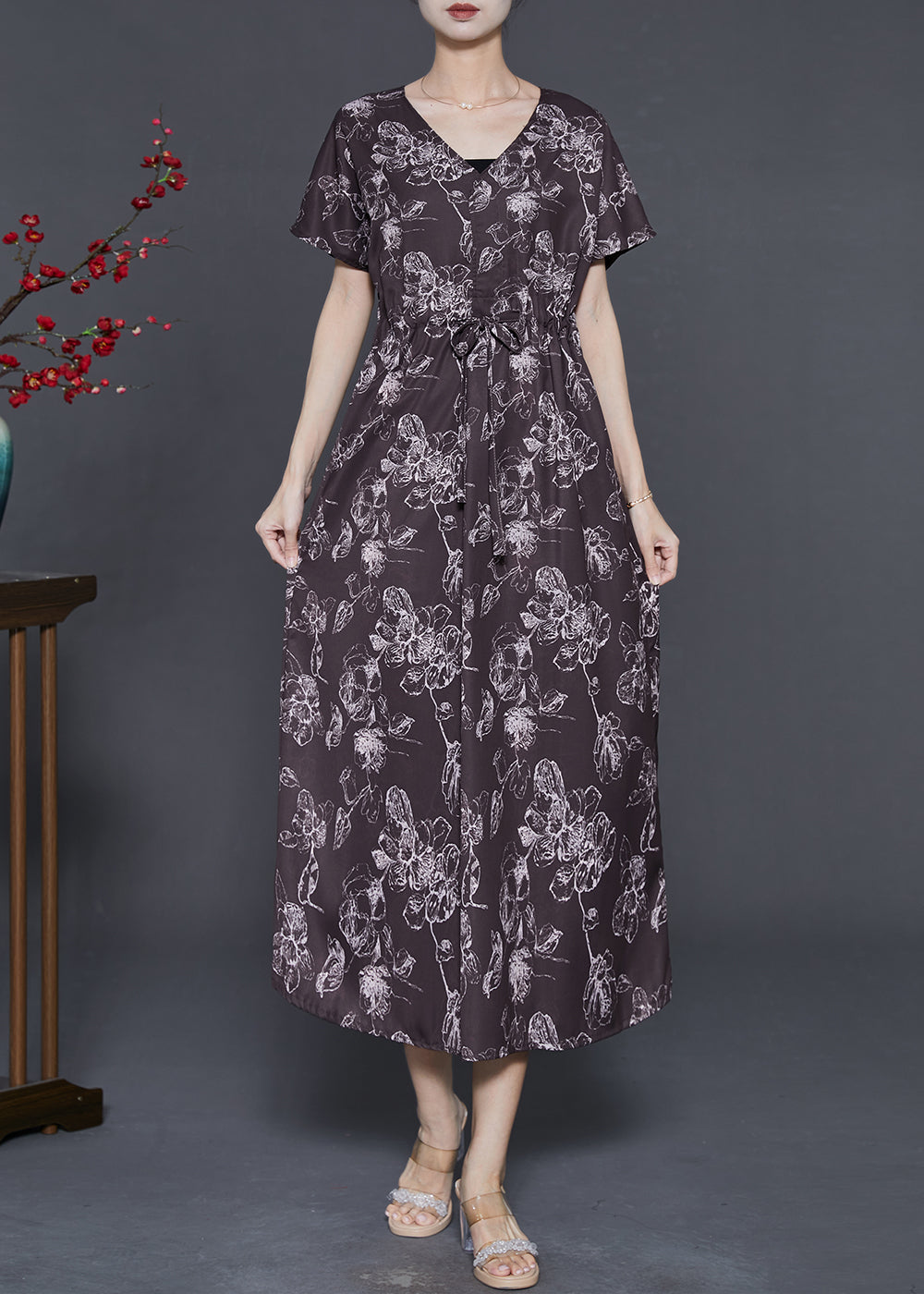 Beautifully Finished Dress in a Timeless Design