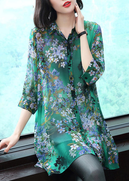 Classic Vintage Shirt with a Flattering Fit