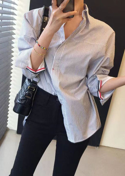 Classic Vintage Shirt with a Flattering Fit
