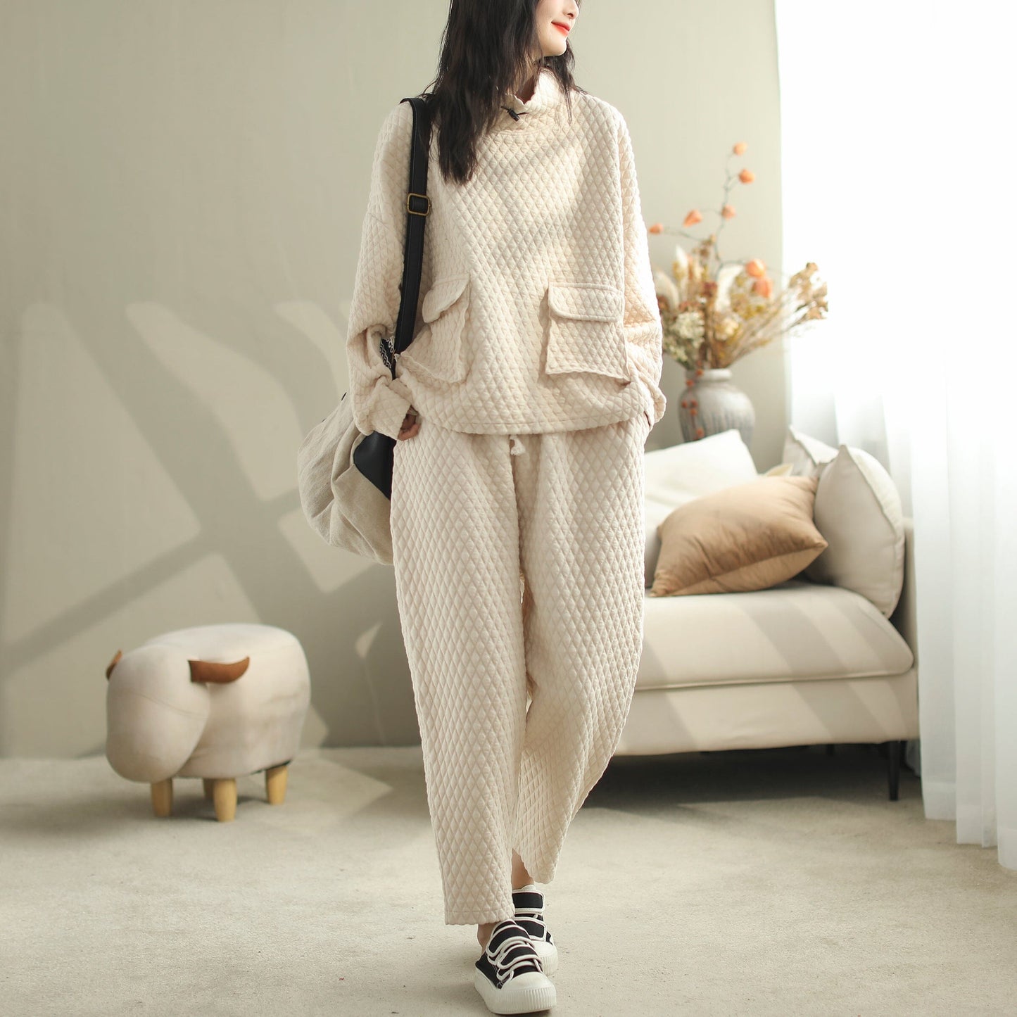 Well Tailored Coat with a Graceful Silhouette