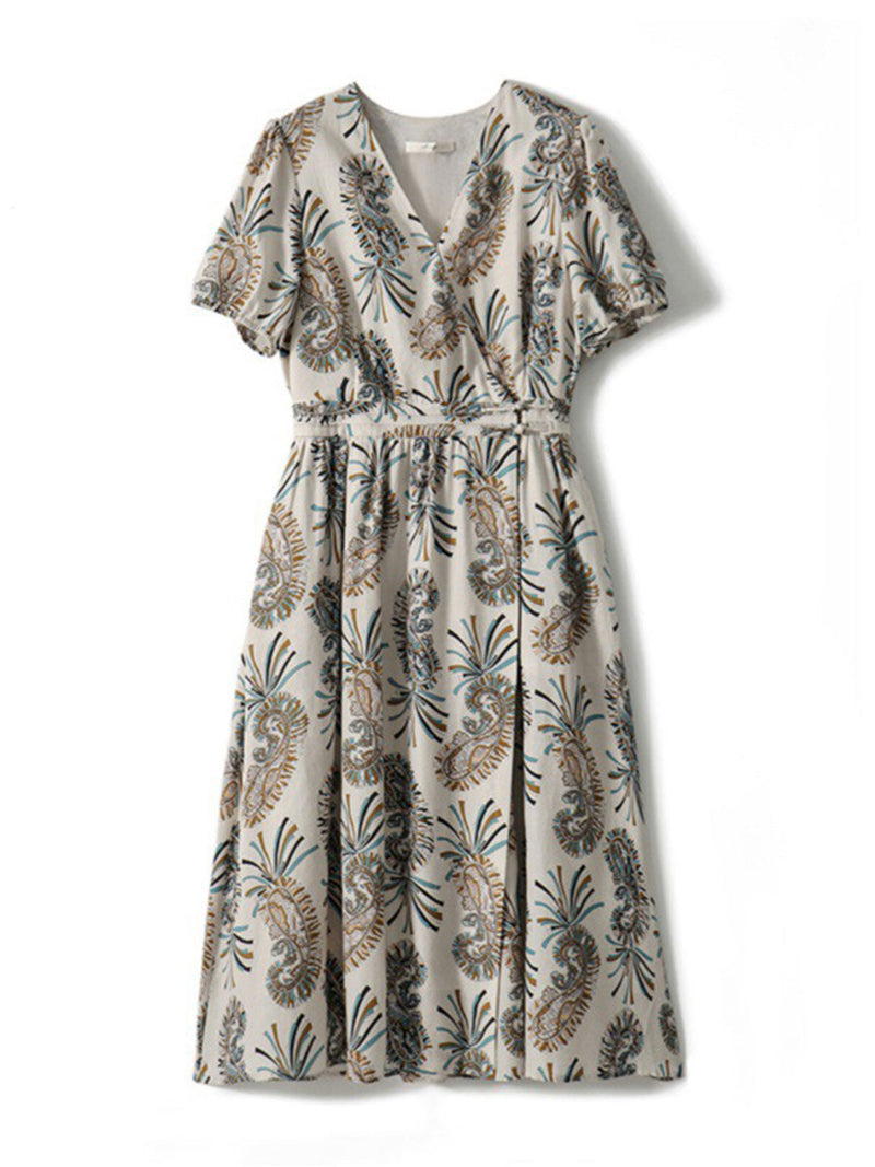 Well Tailored Dress with a Graceful Silhouette