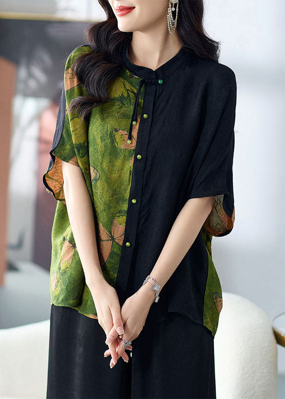 Classic Vintage Shirt with a Flattering Fit