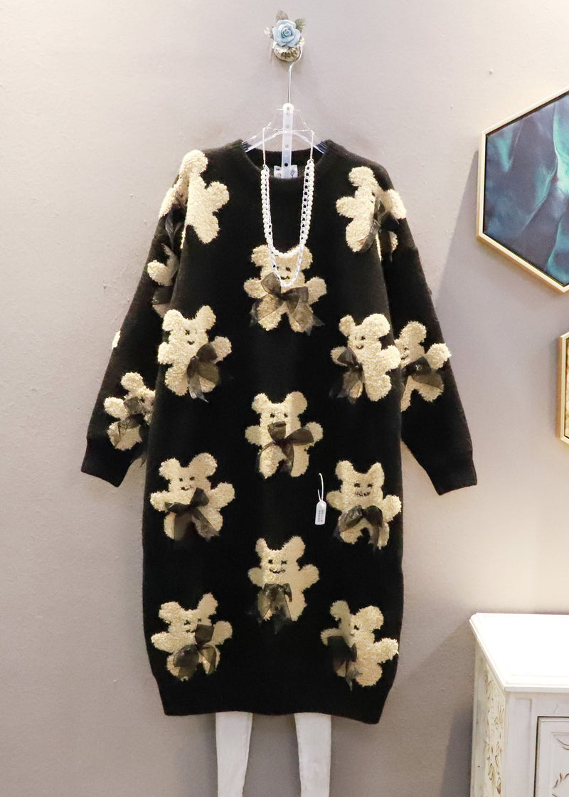 Classic Vintage Sweater with a Flattering Fit