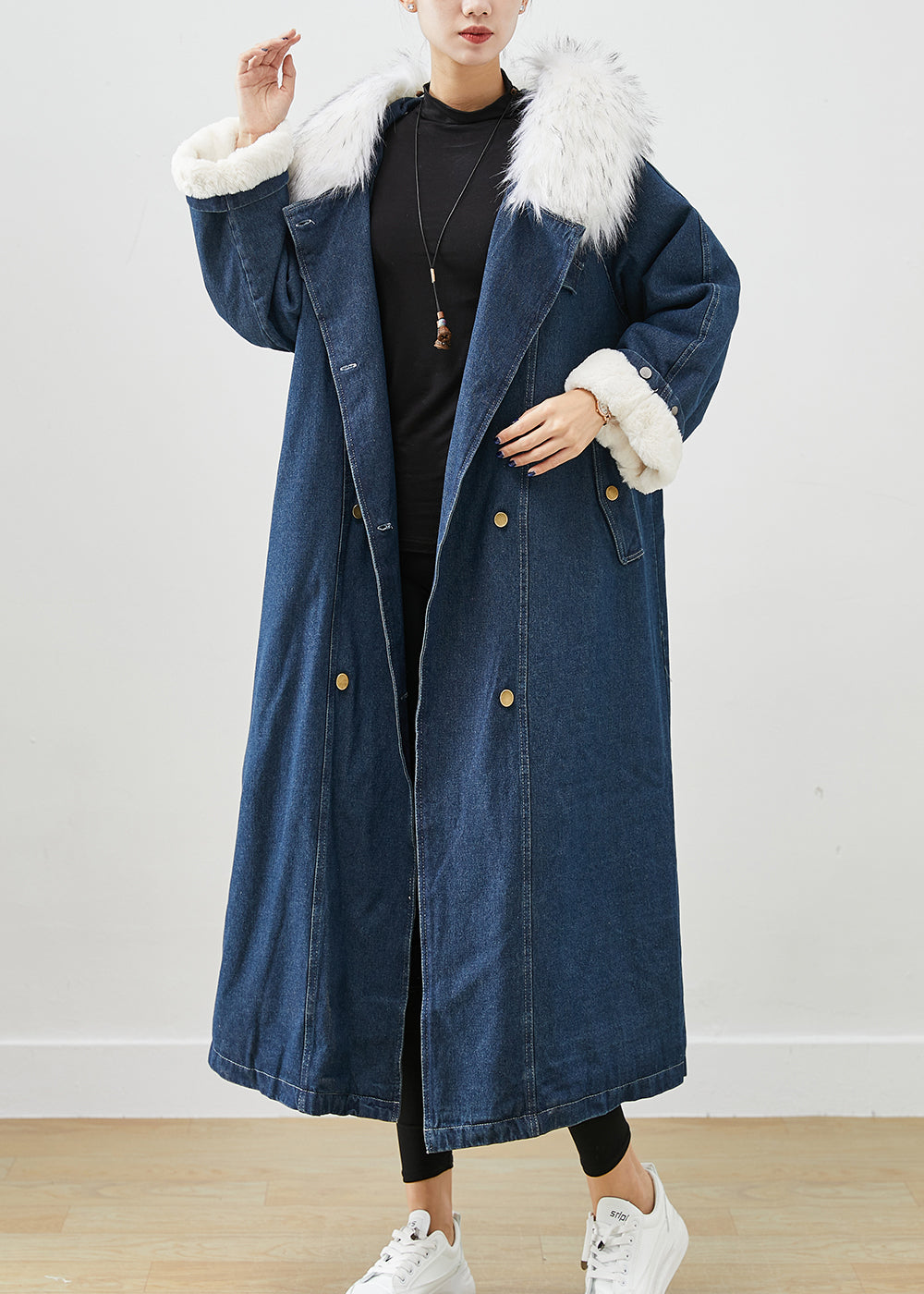 Gracefully Styled Coat for Any Occasion