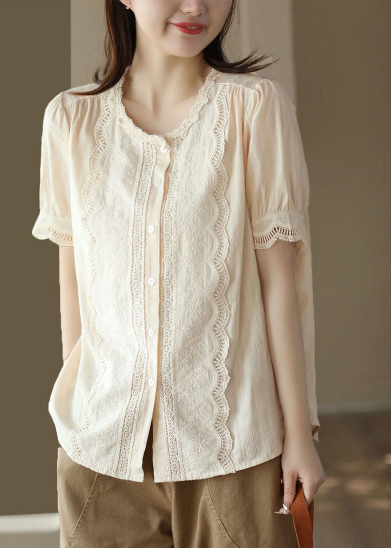 Beautifully Crafted Blouse in a Classic Style