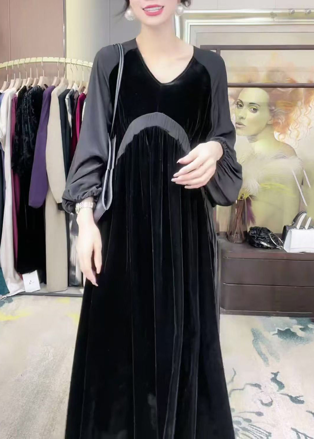 Classic Vintage Dress with a Flattering Fit