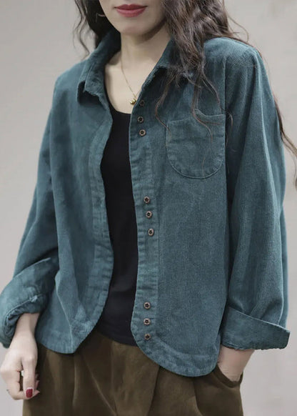 Well Tailored Coat with a Graceful Silhouette