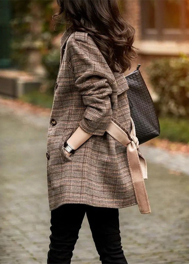 Effortlessly Elegant Coat with a Timeless Design