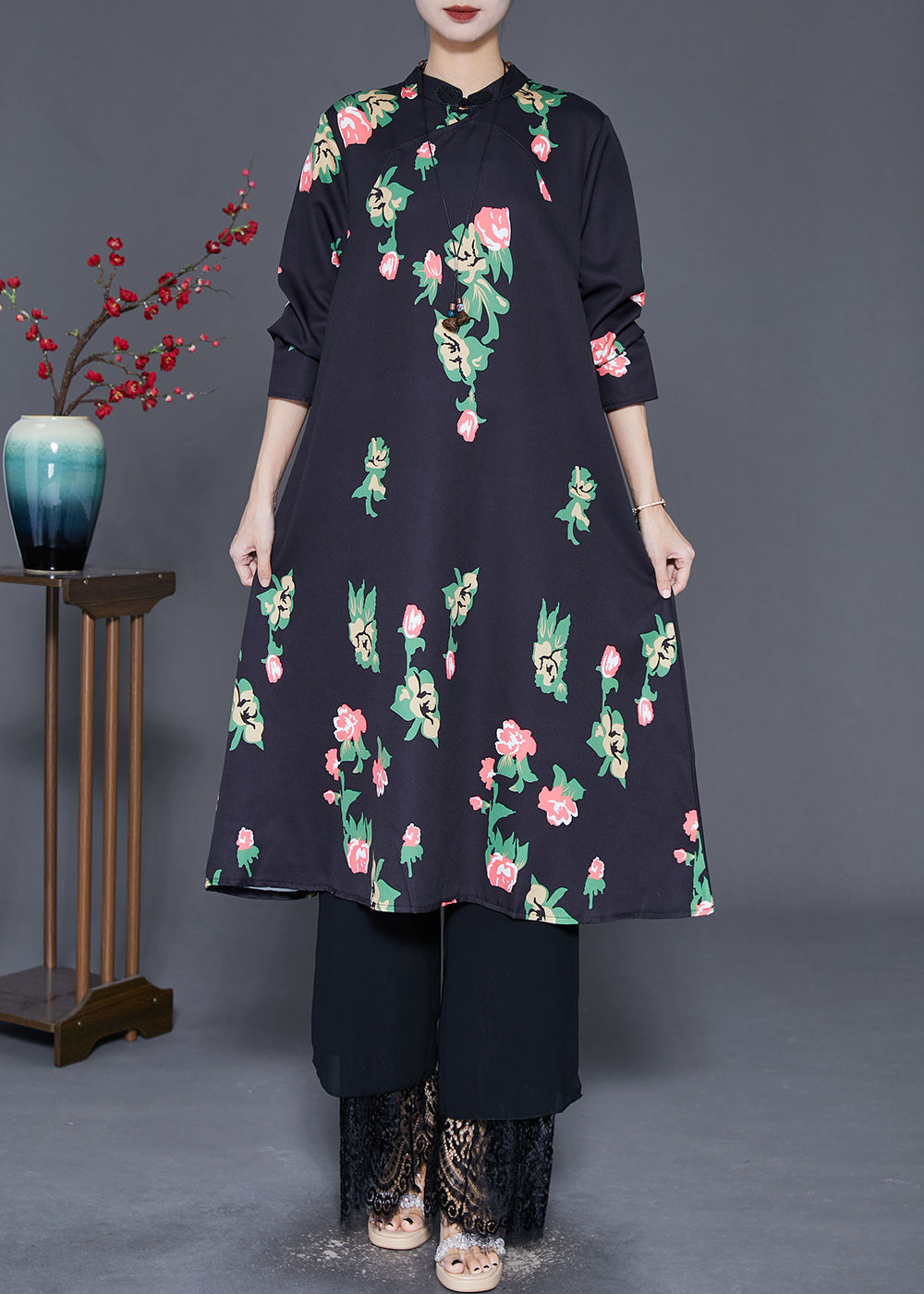 Well Tailored Dress with a Graceful Silhouette
