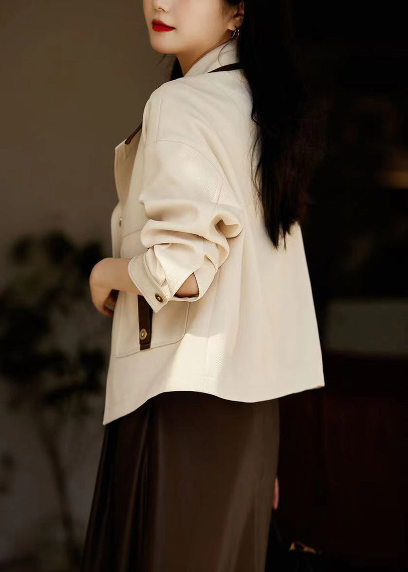 Gracefully Styled Coat for Any Occasion