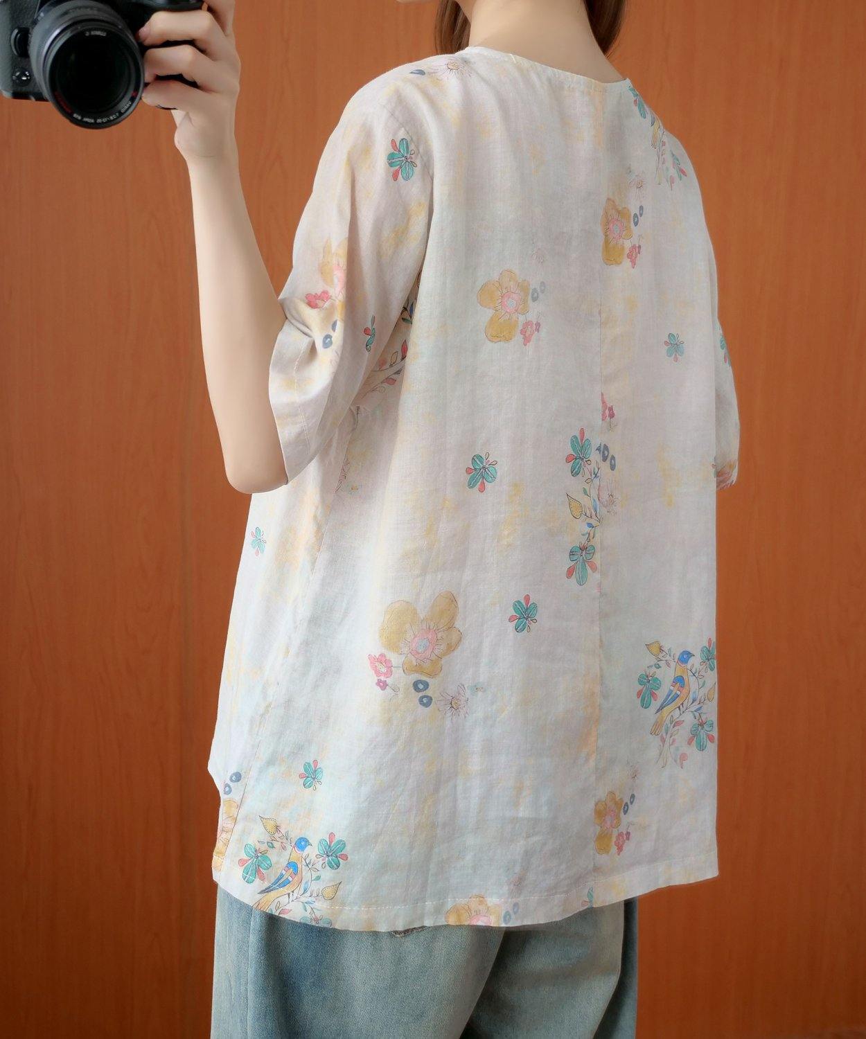 Beautifully Crafted Blouse in a Classic Style