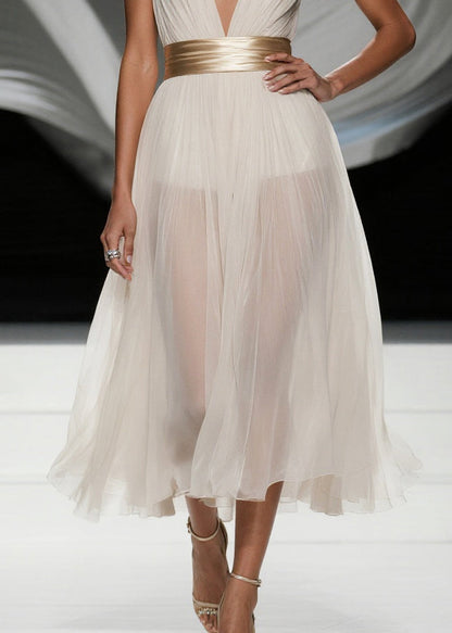 Beautifully Finished Dress in a Timeless Design