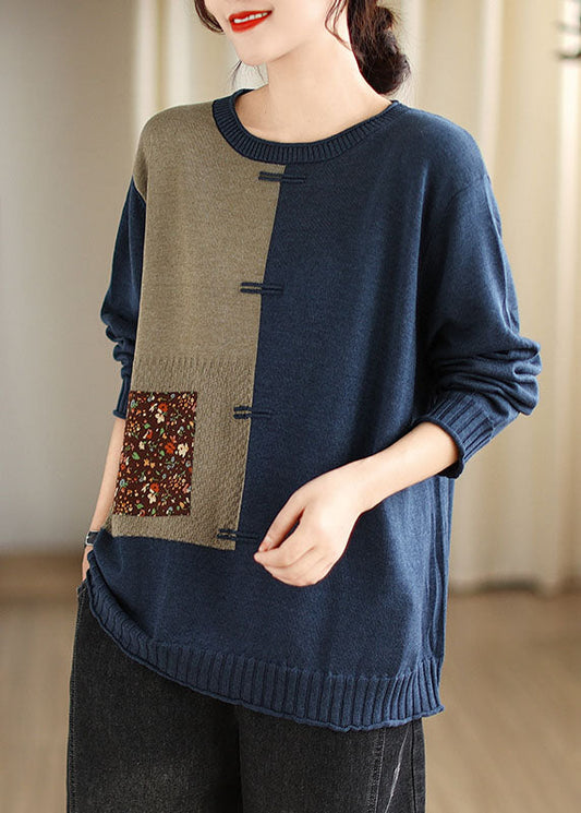 Classic Vintage Sweater with a Flattering Fit