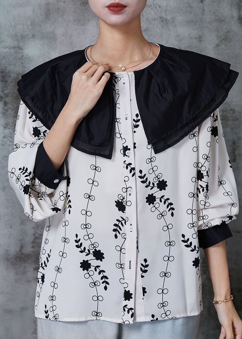 Well Tailored Shirt with a Graceful Silhouette