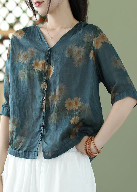 Classic Vintage Shirt with a Flattering Fit