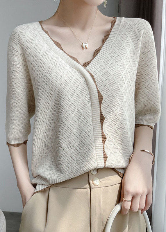 Classic Vintage Sweater with a Flattering Fit