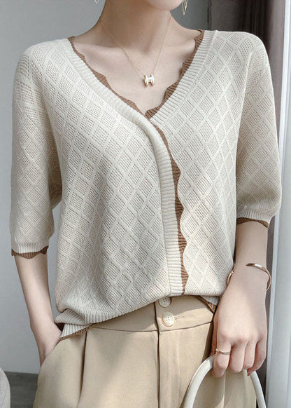 Classic Vintage Sweater with a Flattering Fit