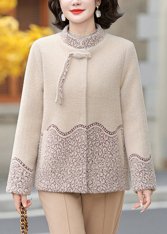 Beautifully Finished Coat in a Timeless Design