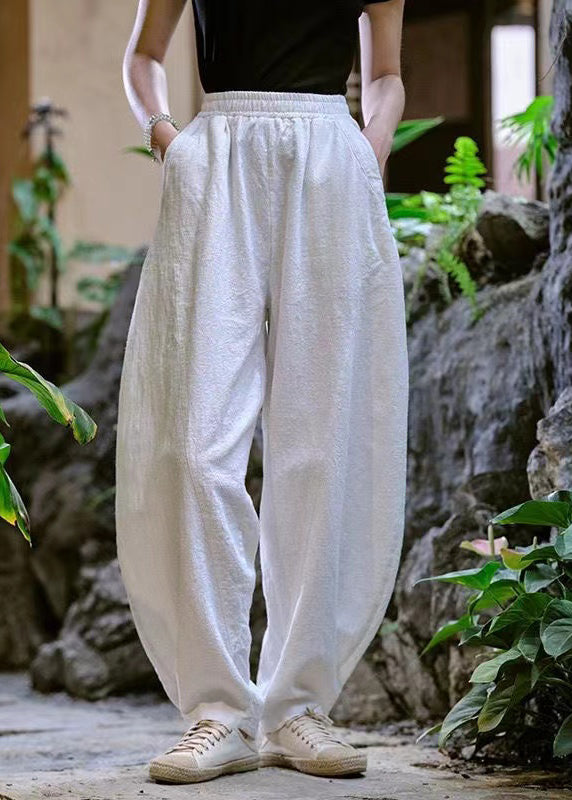 Effortlessly Elegant Trousers with a Timeless Design