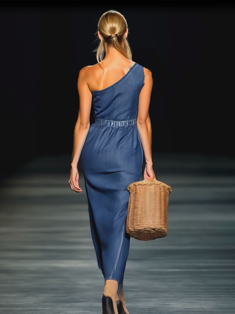 Classic Vintage Dress with a Flattering Fit