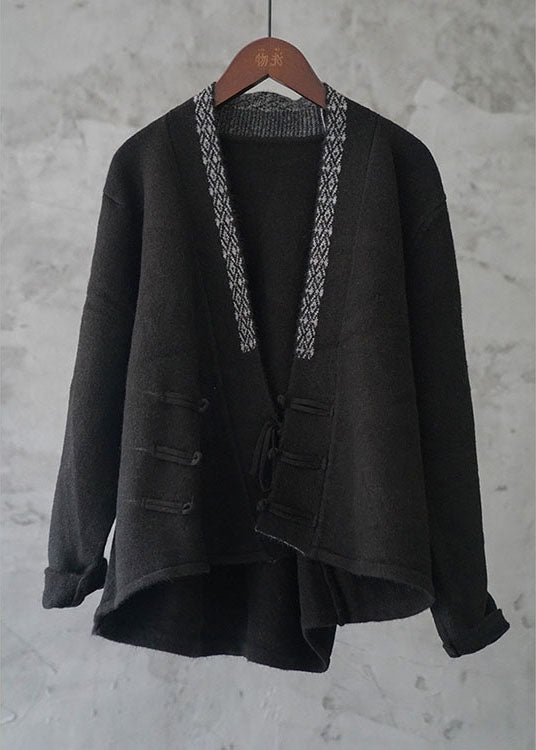 Effortlessly Elegant Sweater with a Timeless Design