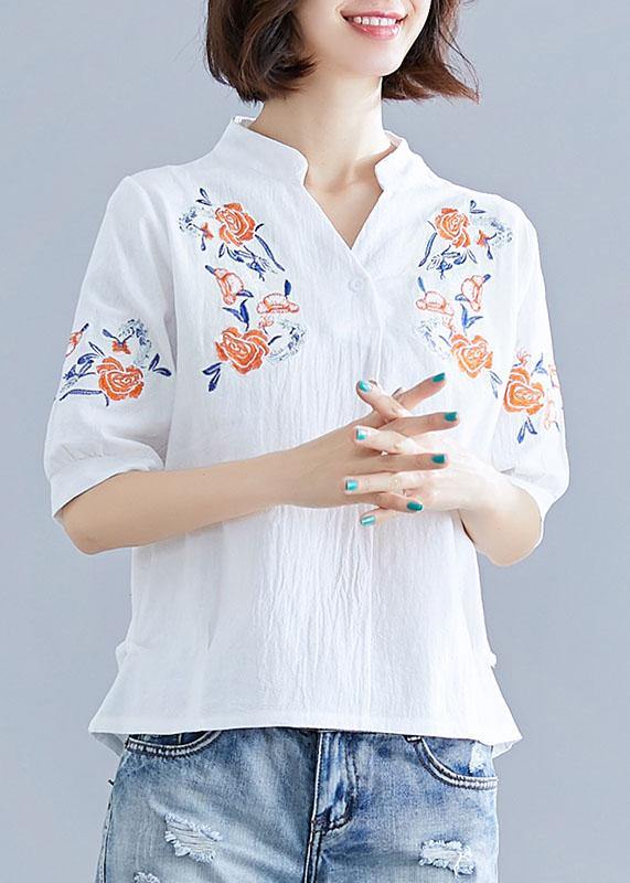 Well Tailored Blouse with a Graceful Silhouette