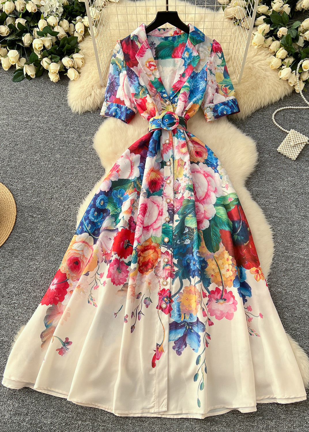 Well Tailored Dress with a Graceful Silhouette