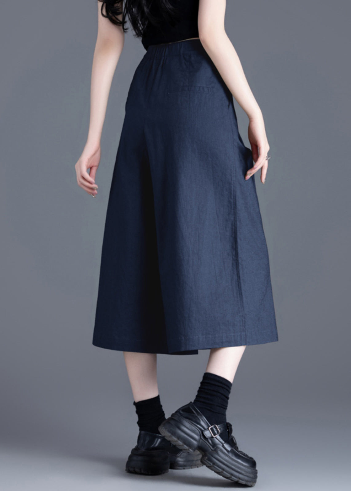 Beautifully Finished Pants in a Timeless Design