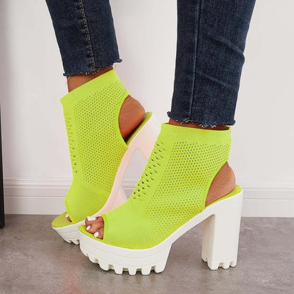 Graceful Orthopedic Sandals for Modern Look