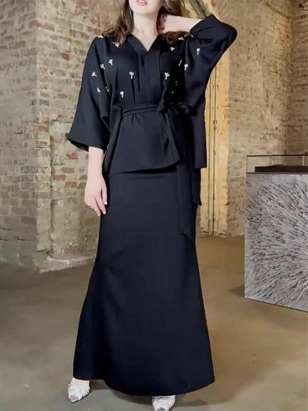 Beautifully Crafted Blouse in a Classic Style