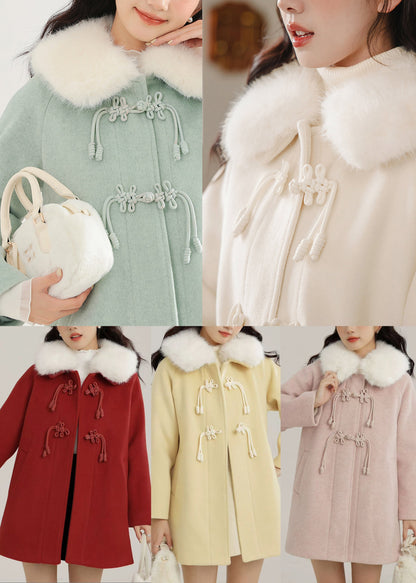 Beautifully Finished Coat in a Timeless Design