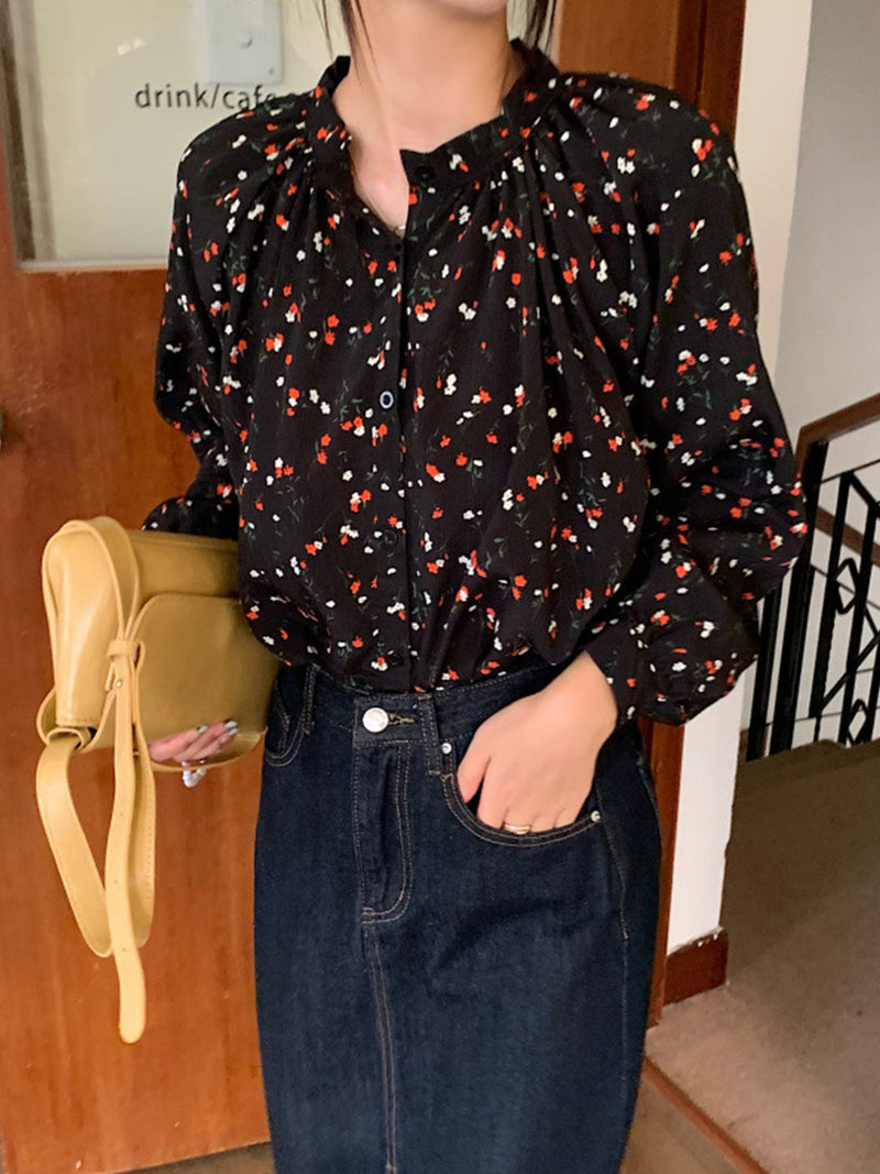 Classic Vintage Blouse with a Flattering Fit