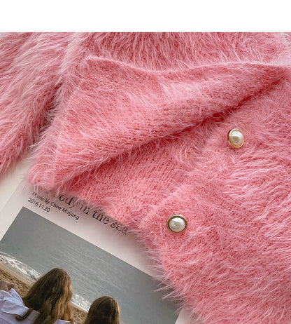 Classic Vintage Cardigan with a Flattering Fit