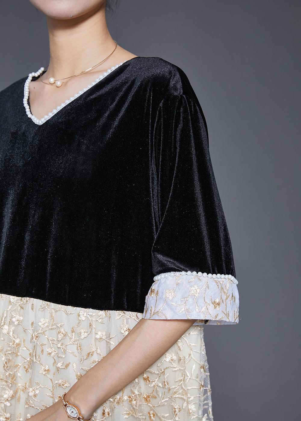 Well Tailored Dress with a Graceful Silhouette