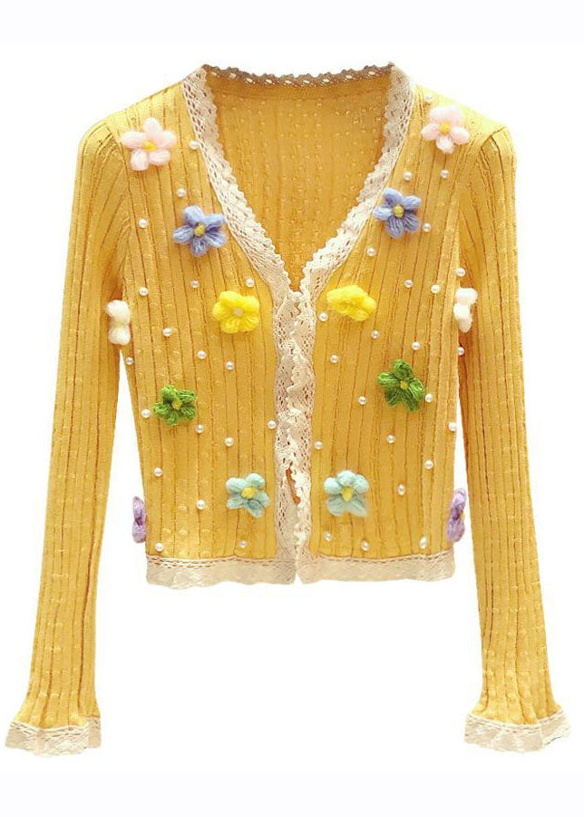 Well Tailored Sweater with a Graceful Silhouette