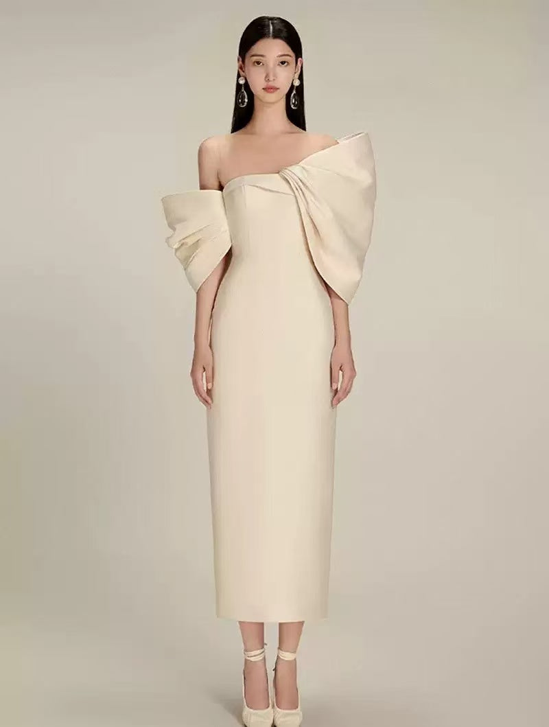 Well Tailored Dress with a Graceful Silhouette
