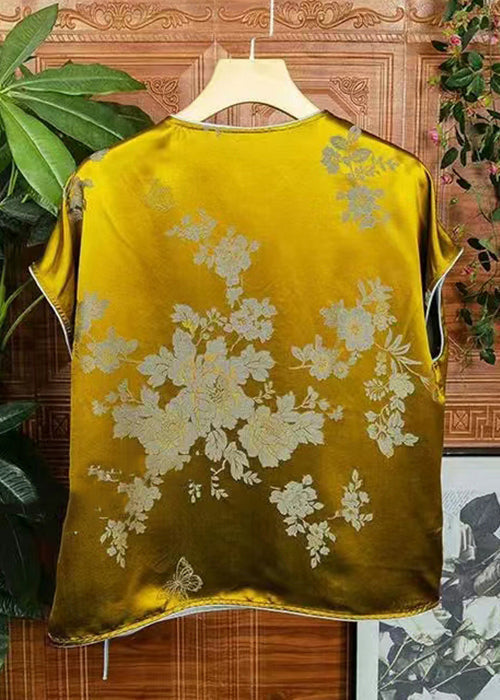 A Vintage Style Top with Delicate Timeless Details