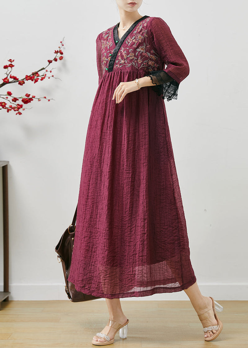 Beautifully Finished Dress in a Timeless Design