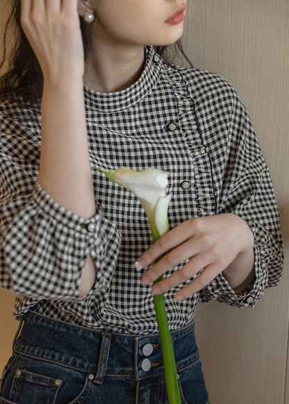 Classic Vintage Shirt with a Flattering Fit