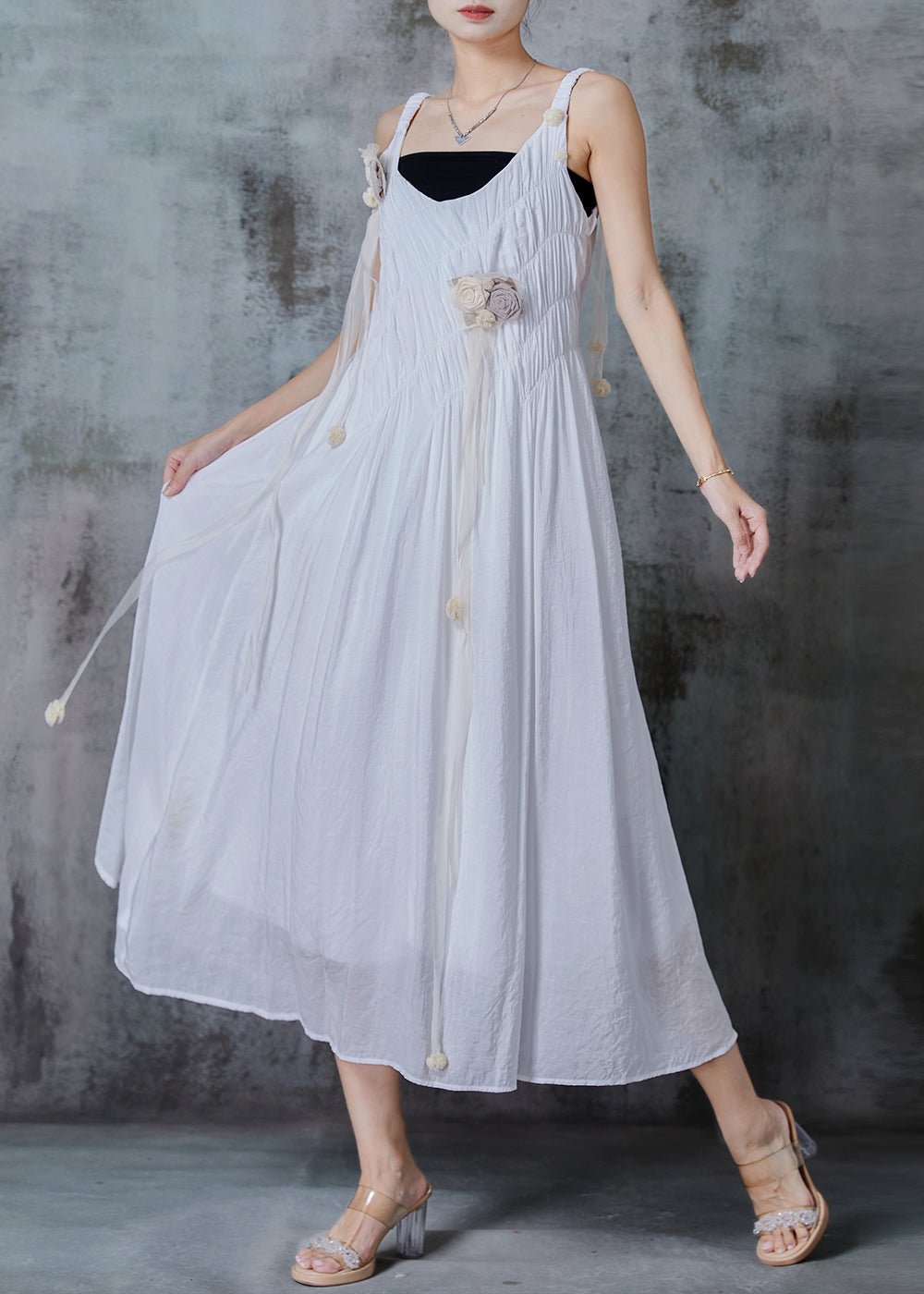 Beautifully Finished Dress in a Timeless Design