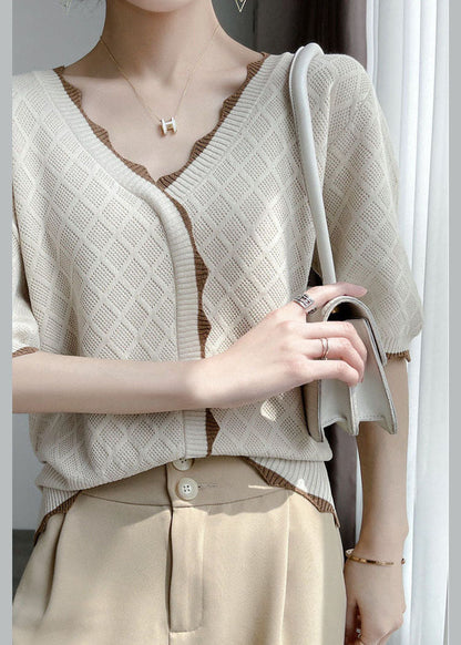 Classic Vintage Sweater with a Flattering Fit