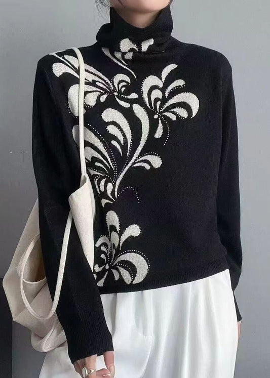 Well Tailored Sweater with a Graceful Silhouette