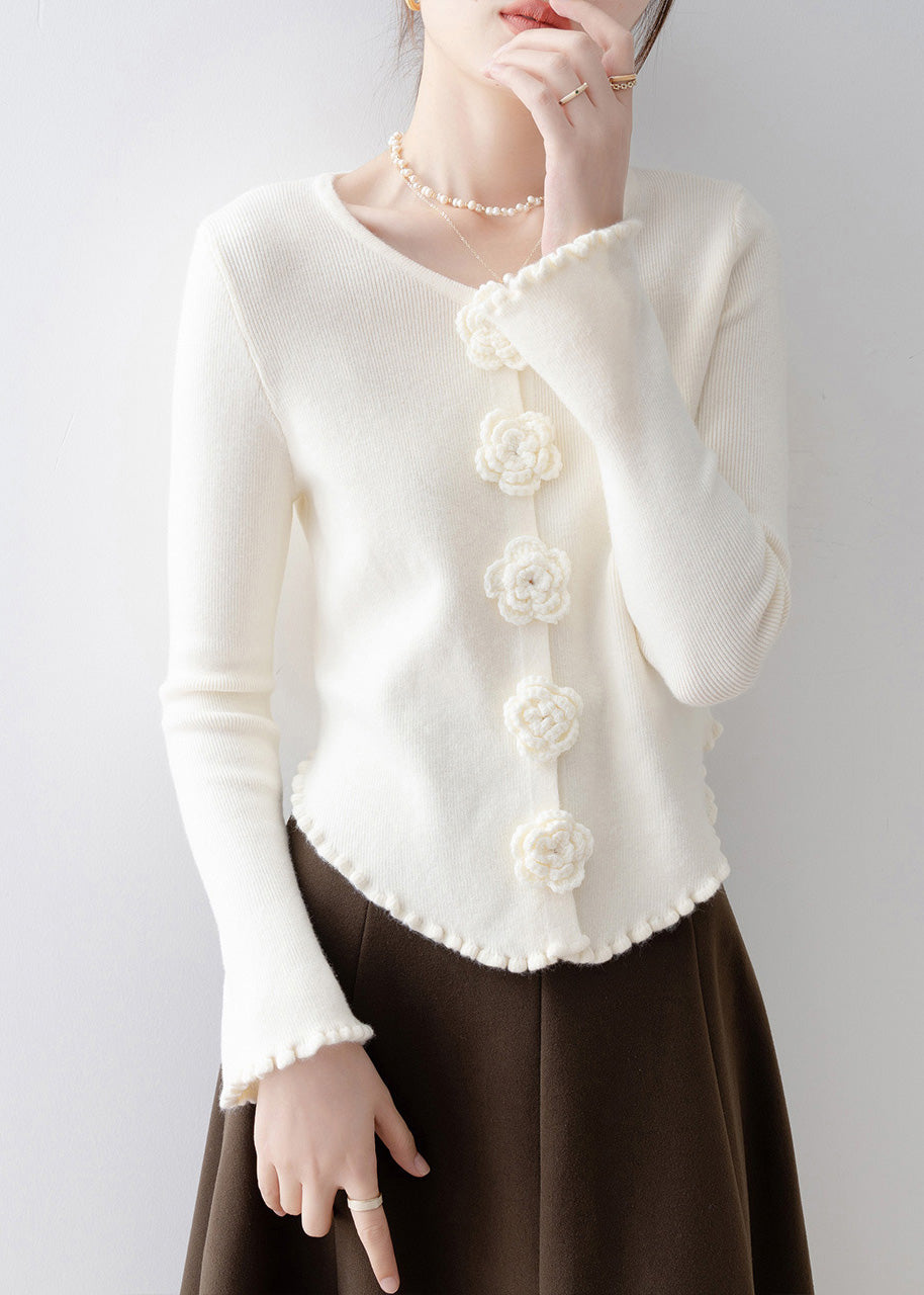 Effortlessly Elegant Sweater with a Timeless Design