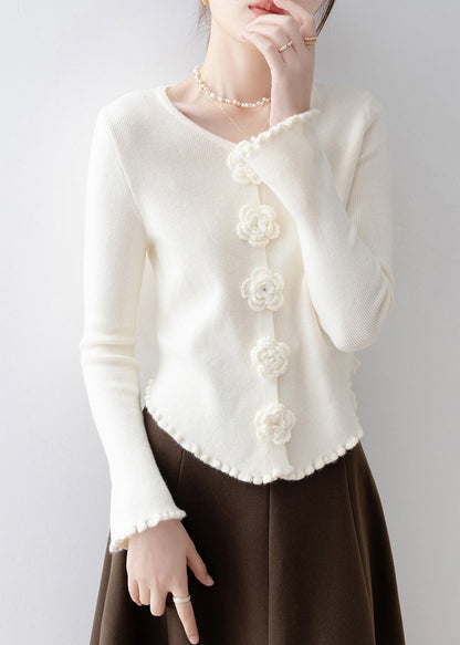 Effortlessly Elegant Sweater with a Timeless Design