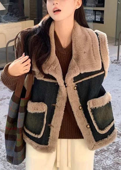 Well Tailored Coat with a Graceful Silhouette