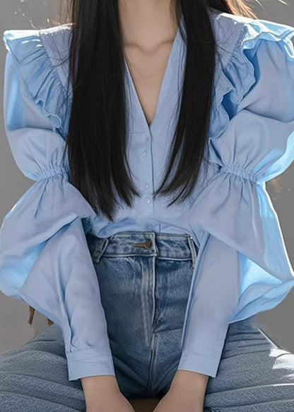 Sophisticated Blouse with a Clean Classic Look