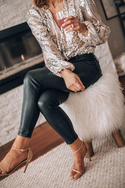 Classic Vintage Blouse with a Flattering Fit