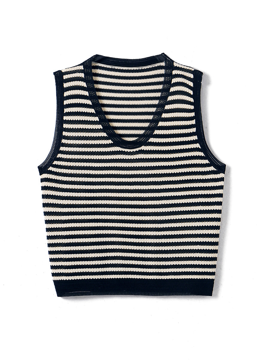 Sophisticated Garment with a Clean Classic Look